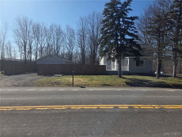 8420 Akron Road, Royalton, NY 14094