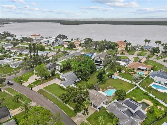 5801 VENETIAN BOULEVARD NE, St Petersburg, FL 33703