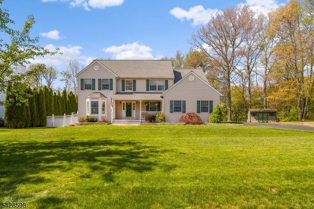 14 Chelsea Dr, Jefferson Twp., NJ 07438