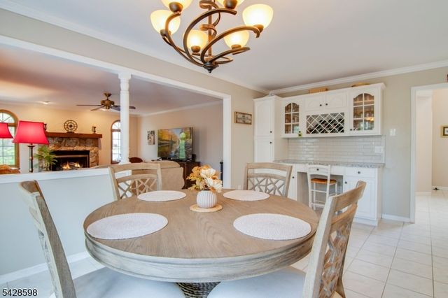 14 Chelsea Dr, Jefferson Twp., NJ 07438