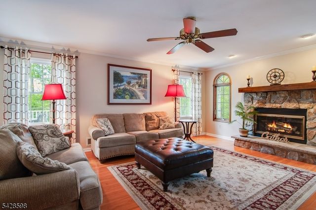 14 Chelsea Dr, Jefferson Twp., NJ 07438