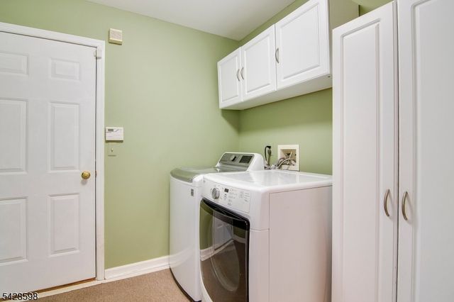 14 Chelsea Dr, Jefferson Twp., NJ 07438