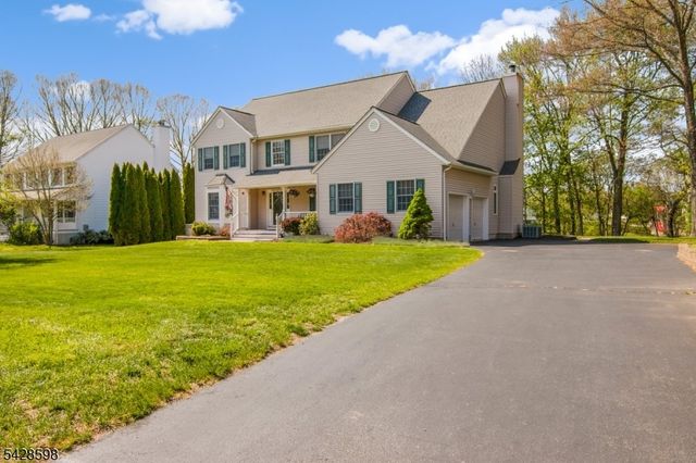 14 Chelsea Dr, Jefferson Twp., NJ 07438