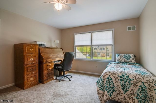 14 Chelsea Dr, Jefferson Twp., NJ 07438