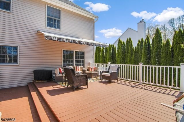 14 Chelsea Dr, Jefferson Twp., NJ 07438