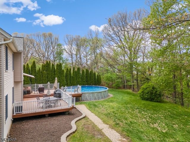 14 Chelsea Dr, Jefferson Twp., NJ 07438