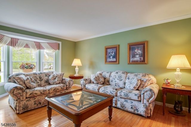 14 Chelsea Dr, Jefferson Twp., NJ 07438