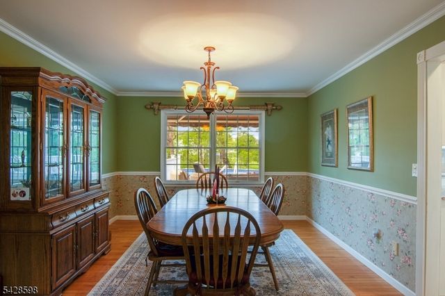 14 Chelsea Dr, Jefferson Twp., NJ 07438