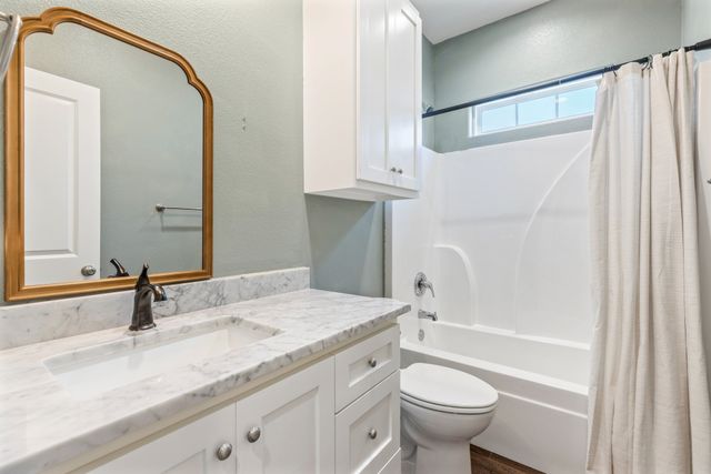 109 Byrom Court, Whitesboro, TX 76273