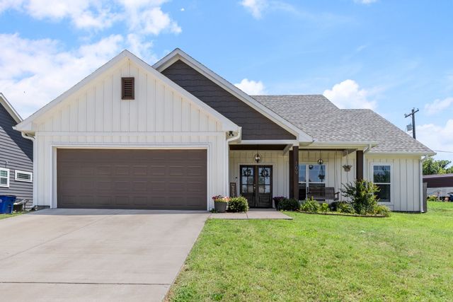 109 Byrom Court, Whitesboro, TX 76273