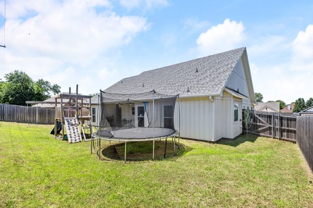 109 Byrom Court, Whitesboro, TX 76273
