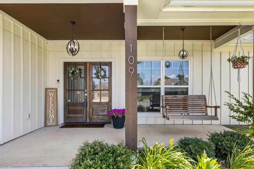 109 Byrom Court, Whitesboro, TX 76273