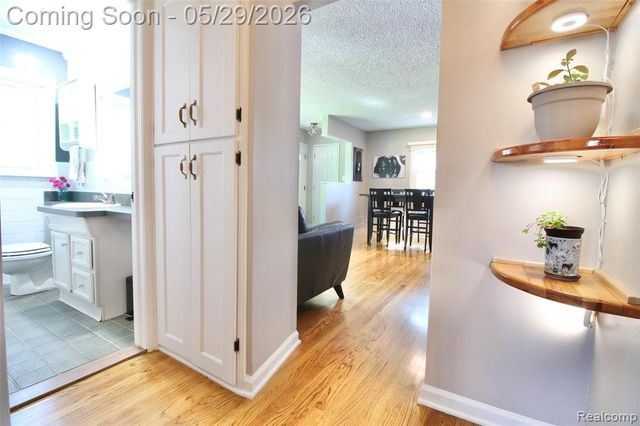 29505 Minton Street, Livonia, MI 48150