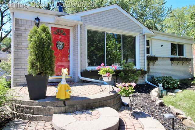 29505 Minton Street, Livonia, MI 48150