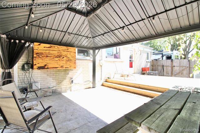 29505 Minton Street, Livonia, MI 48150
