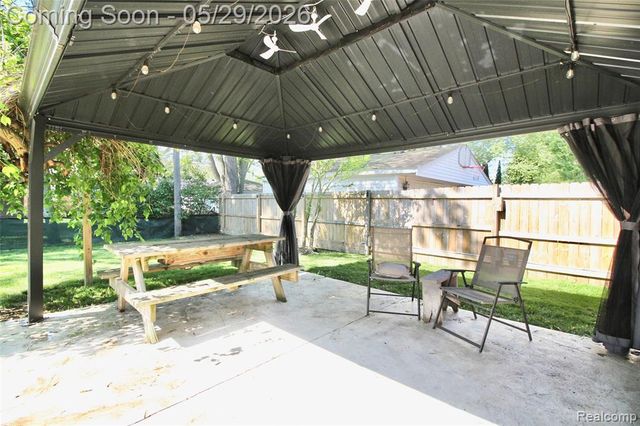 29505 Minton Street, Livonia, MI 48150