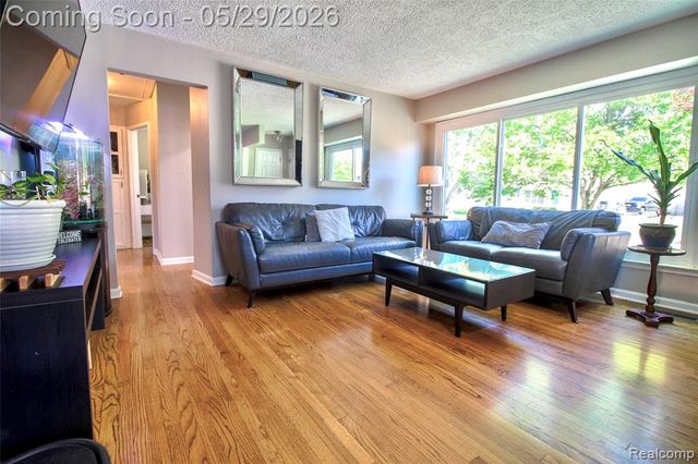 29505 Minton Street, Livonia, MI 48150