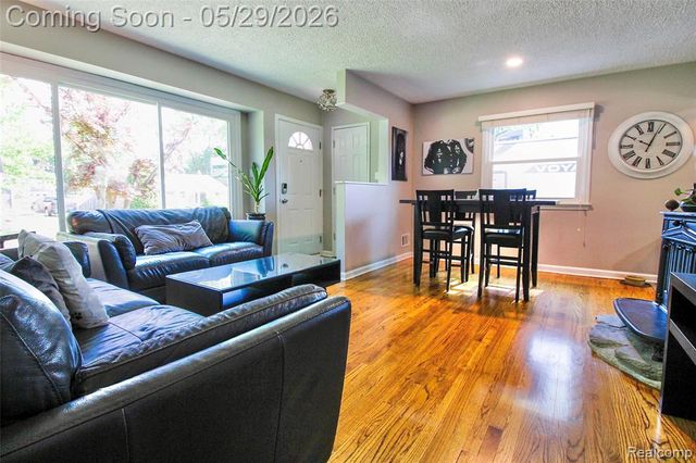 29505 Minton Street, Livonia, MI 48150