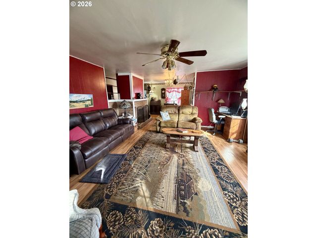 1009 FIR Ave, Reedsport, OR 97467