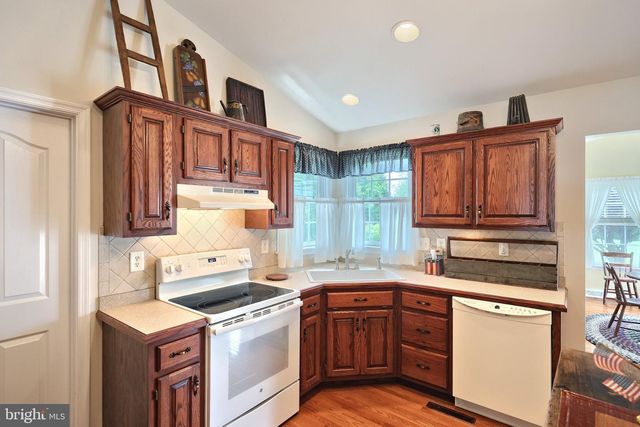 29 LOTTIE LN, New Oxford, PA 17350