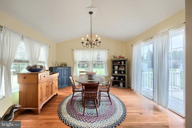 29 LOTTIE LN, New Oxford, PA 17350