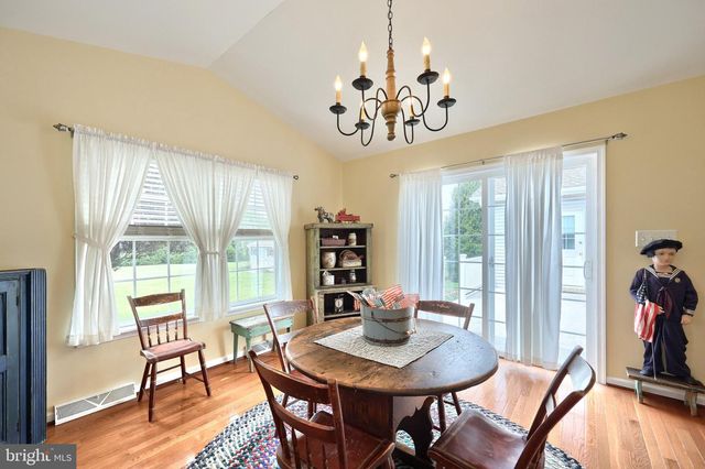 29 LOTTIE LN, New Oxford, PA 17350