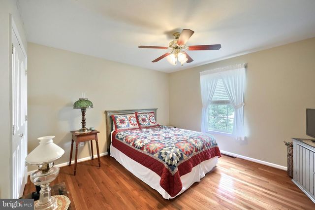 29 LOTTIE LN, New Oxford, PA 17350