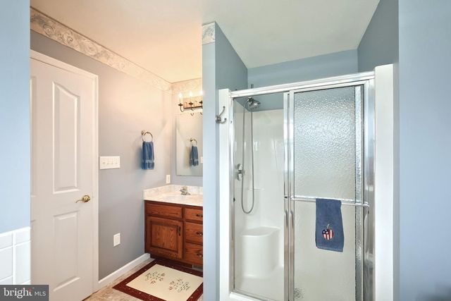 29 LOTTIE LN, New Oxford, PA 17350