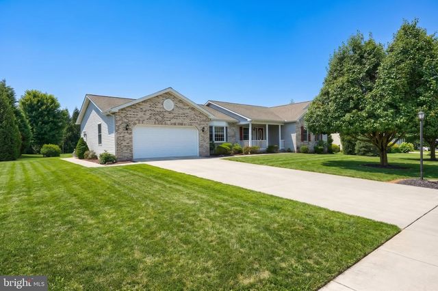 29 LOTTIE LN, New Oxford, PA 17350