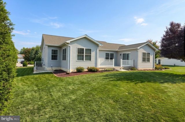 29 LOTTIE LN, New Oxford, PA 17350