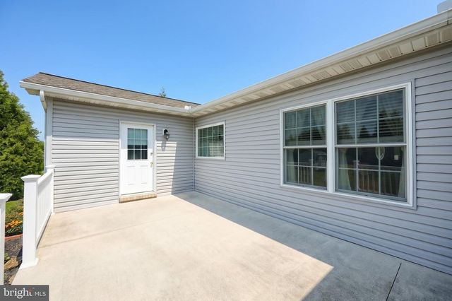29 LOTTIE LN, New Oxford, PA 17350