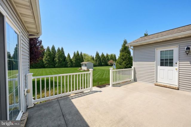29 LOTTIE LN, New Oxford, PA 17350