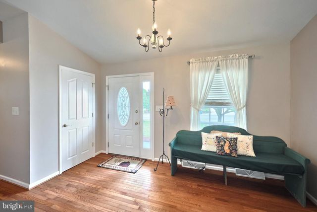 29 LOTTIE LN, New Oxford, PA 17350