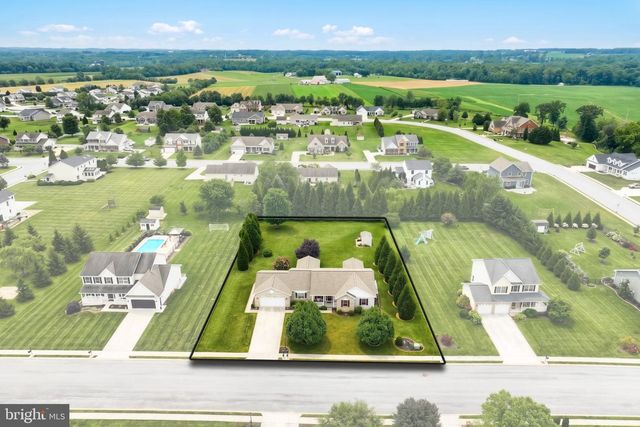 29 LOTTIE LN, New Oxford, PA 17350