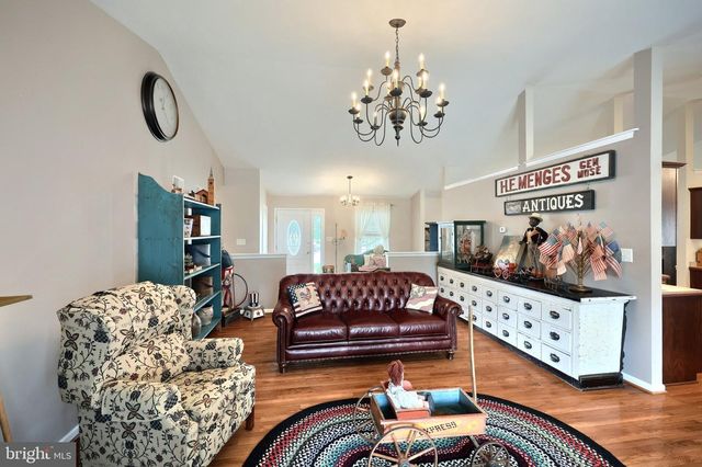 29 LOTTIE LN, New Oxford, PA 17350