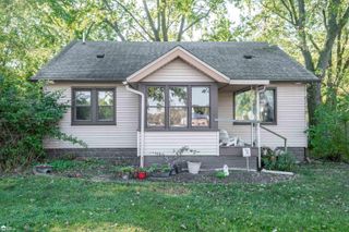 6275 Williams Lake Road, Waterford, MI 48329