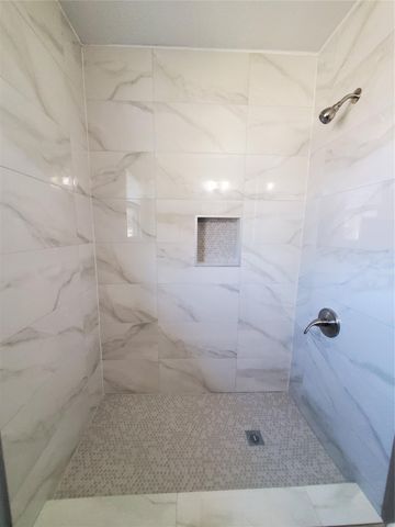 2010 Tyler Street, Houston, TX 77009