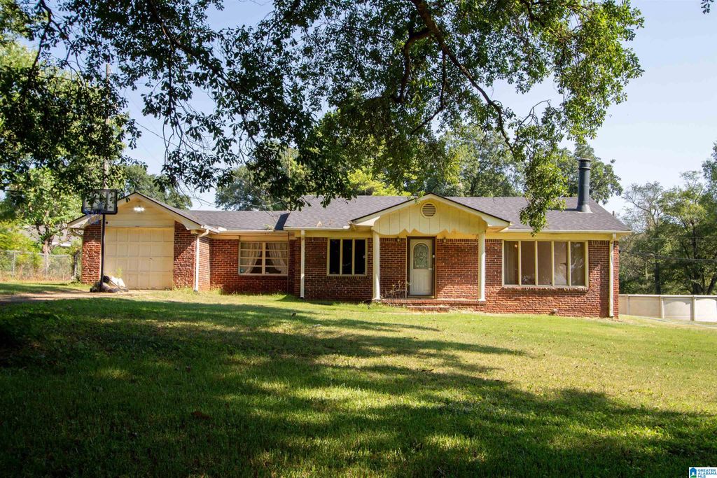 902 7TH AVENUE, Midfield, AL 35228