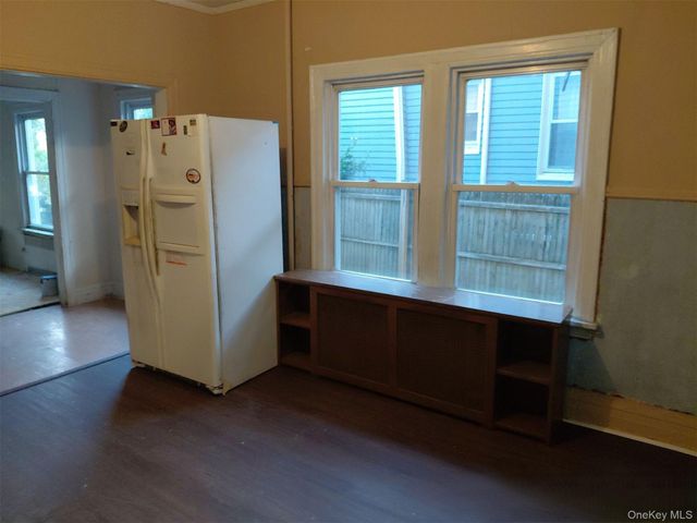 211 Egmont Avenue, Mount Vernon, NY 10553