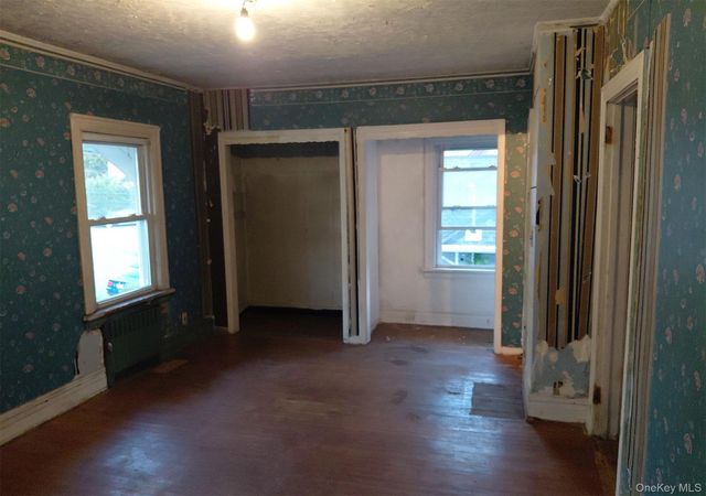 211 Egmont Avenue, Mount Vernon, NY 10553