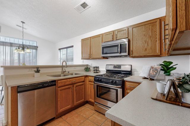 612 Lone River Trail SW, Albuquerque, NM 87121