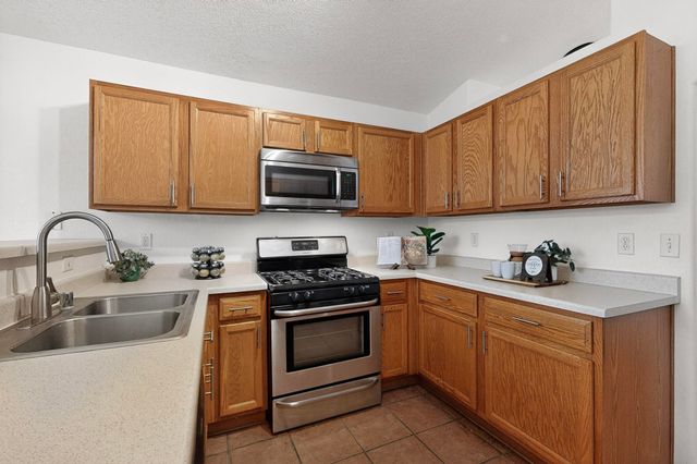 612 Lone River Trail SW, Albuquerque, NM 87121