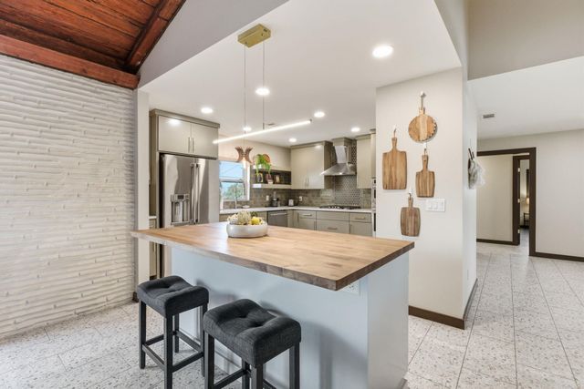 128 Dickson Drive, Little Rock, AR 72207