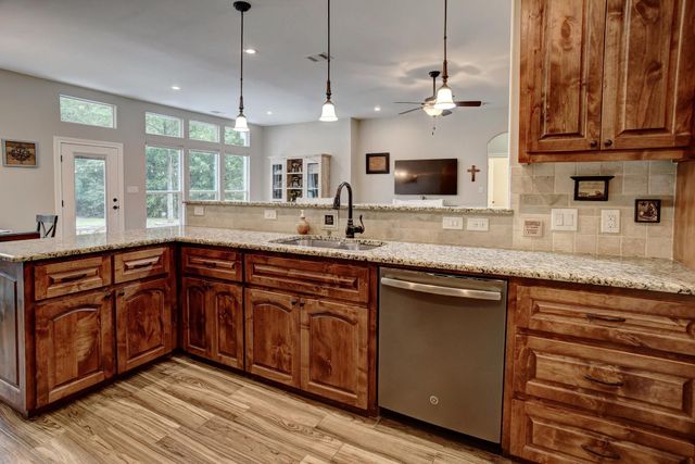 115 Mesquite CV, Bastrop, TX 78602