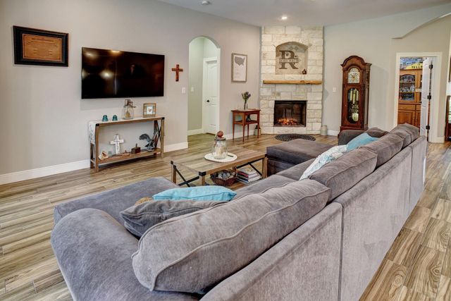 115 Mesquite CV, Bastrop, TX 78602