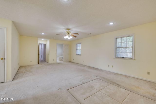 704 Ridgefields Road, Kingsport, TN 37660