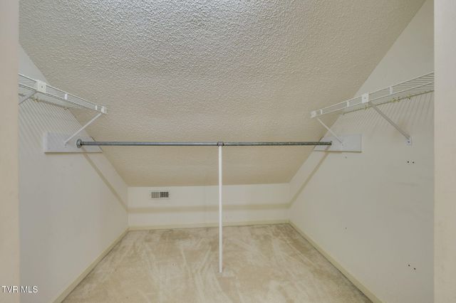 704 Ridgefields Road, Kingsport, TN 37660