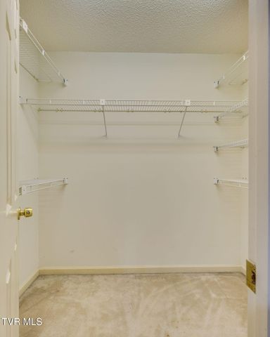 704 Ridgefields Road, Kingsport, TN 37660