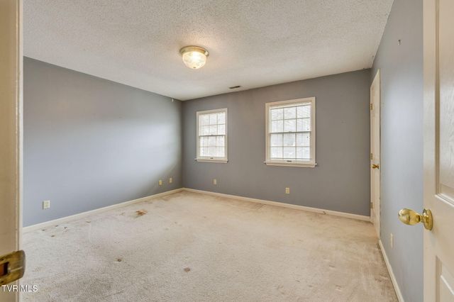 704 Ridgefields Road, Kingsport, TN 37660