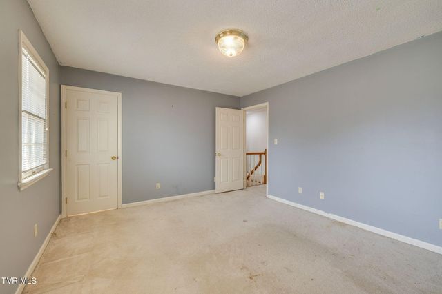 704 Ridgefields Road, Kingsport, TN 37660